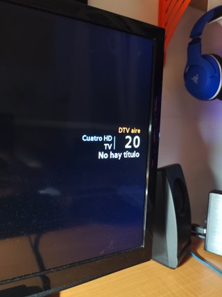 Samsung 24" LED TV UE24H4003 + MANDO
