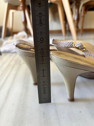 Zapatos de salón beige
