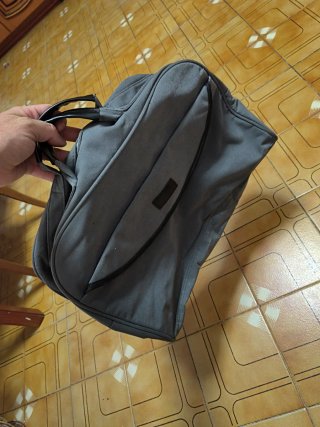 Bolsa de mano gris
