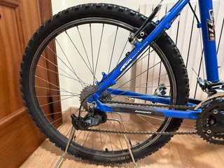 Bicicleta BH azul