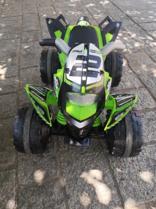 Quad de batería verde