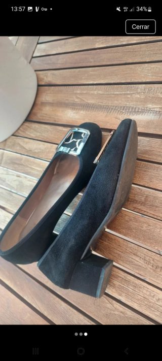 Zapatos de tacón negros con hebilla