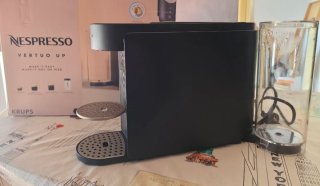 Cafetera Nespresso Vertuo UP Negra