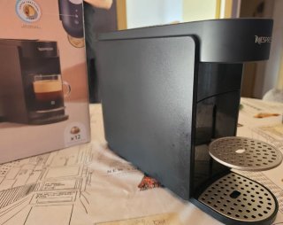 Cafetera Nespresso Vertuo UP Negra