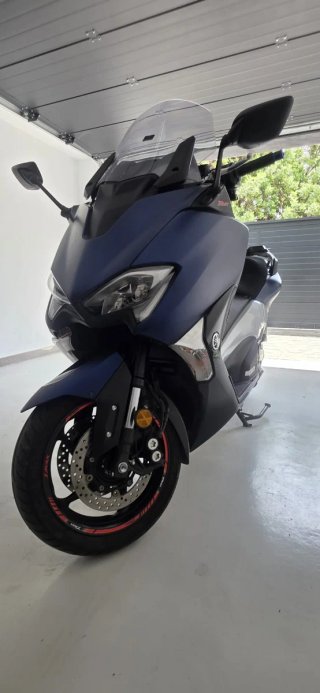 Yamaha T Max Maxi Scooter Negro/Azul