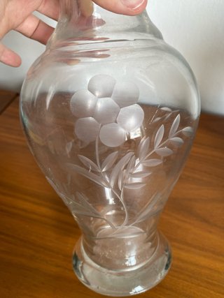 Jarrón de cristal grabado floral