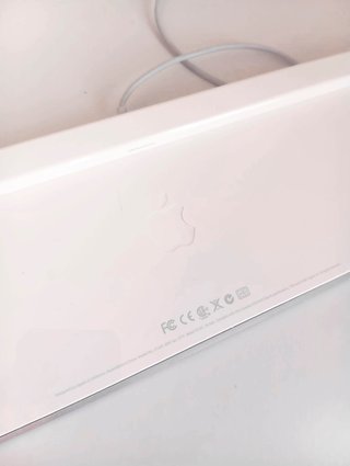 Teclado Apple A1243 con Cable (Piezas/Reparar)
