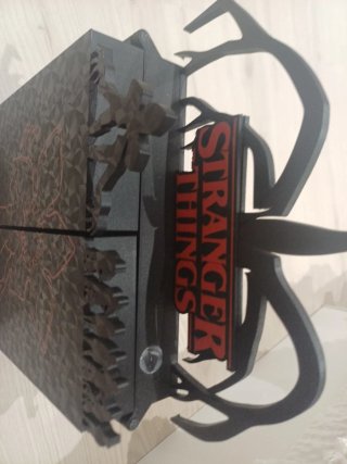 Colección Funko Pop Stranger Things y expositor