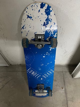 Skate casi nuevo con diseño genial