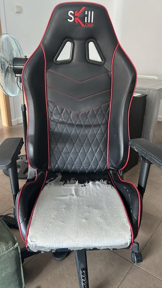 Silla Gamer SKILLCORP Negra y Roja
