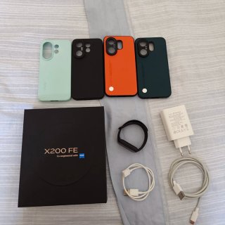 Vivo X200 FE + Accessori