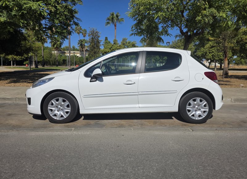 Peugeot 207 2013, foto 2