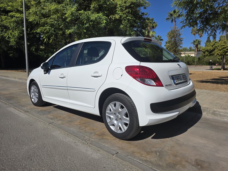 Peugeot 207 2013, foto 3
