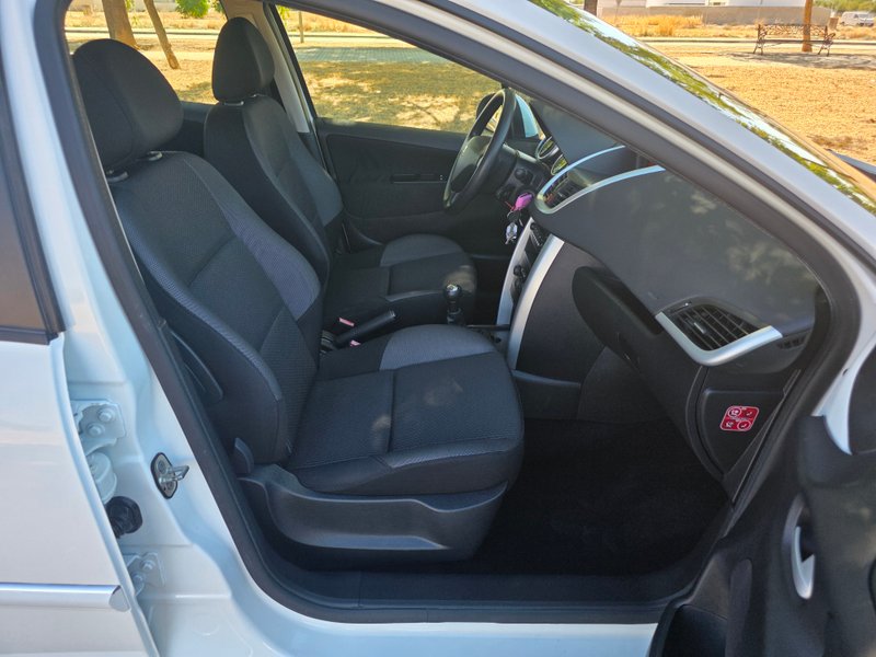 Peugeot 207 2013, foto 29