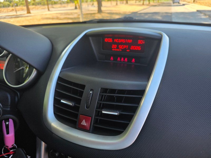 Peugeot 207 2013, foto 36
