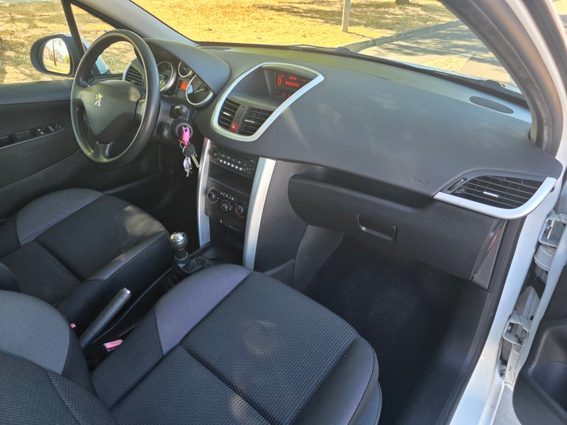 Peugeot 207 2013, foto 27