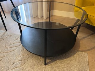 Mesa de centro redonda Ikea cristal y metal
