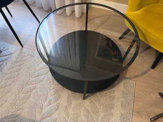 Mesa de centro redonda Ikea cristal y metal