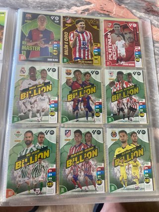 Álbum cromos Adrenalyn 24-25 casi completo
