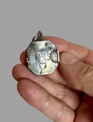 Relicario/Devocionario Plata Siglo XVIII