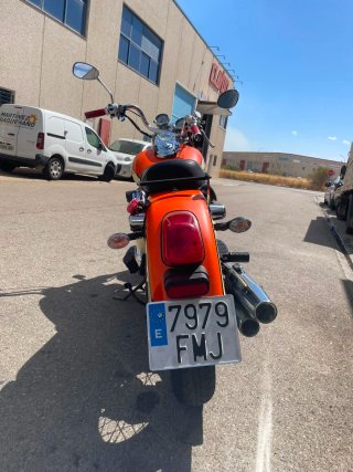 Daylin Daystar 125 Cruiser Beige y Naranja
