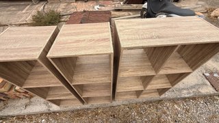 Estanterías modulares de madera