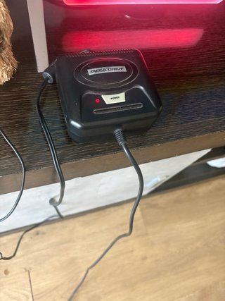 Console Sega Mega Drive con controller