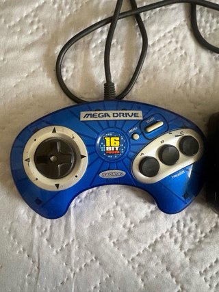 Console Sega Mega Drive con controller