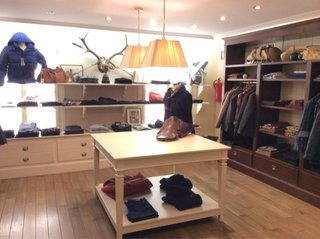 Mobiliario tienda de moda