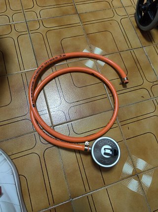 Manguera y alcachofa para gas
