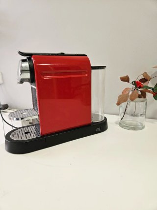 Cafetera Nespresso Krups Roja