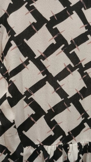 Vestido de verano blanco y negro