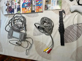 Consola Nintendo Wii + 8 Juegos + Accesorios