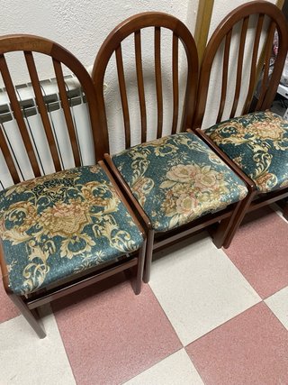 Juego de 3 sillas de comedor con tapizado floral