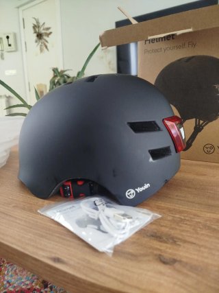 Casco Patinete L con Luz Nuevo Homologado