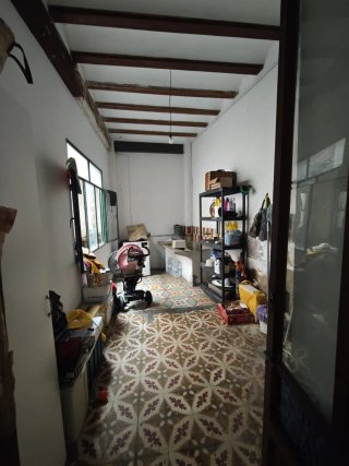 Casa y garaje