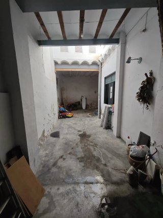 Casa y garaje