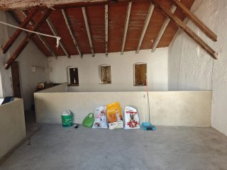 Casa y garaje