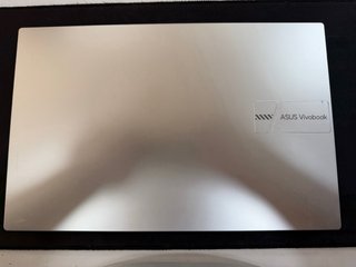 Asus VivoBook F1504ZA Gris/Plata