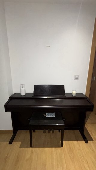 Piano Roland con Banqueta