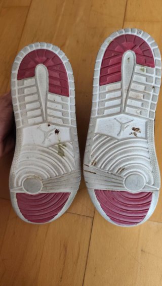 Zapatillas Jordan tipo bota niño negras