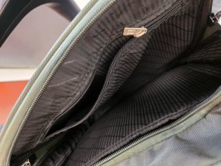Borsa a tracolla IT Luggage verde