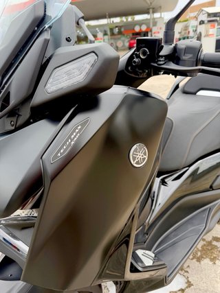 Yamaha XMAX 125 Tech MAX 2025 Negra