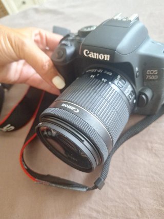 Canon EOS 750D + 18-55 IS STM | 24 MP | WiFi