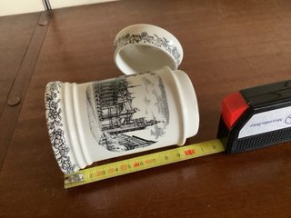 Tarro de porcelana con diseño de la cartuja