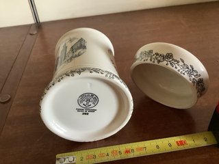 Tarro de porcelana con diseño de la cartuja