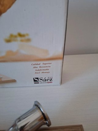 Tabla / soporte jamonero de madera con caja.