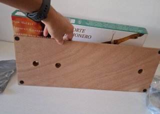 Tabla / soporte jamonero de madera con caja.