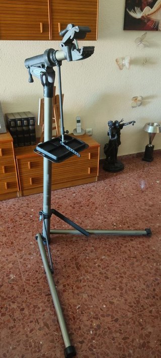 Supporto per riparazione biciclette elettriche