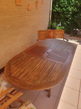 Set tavolo e 4 sedie da giardino in legno